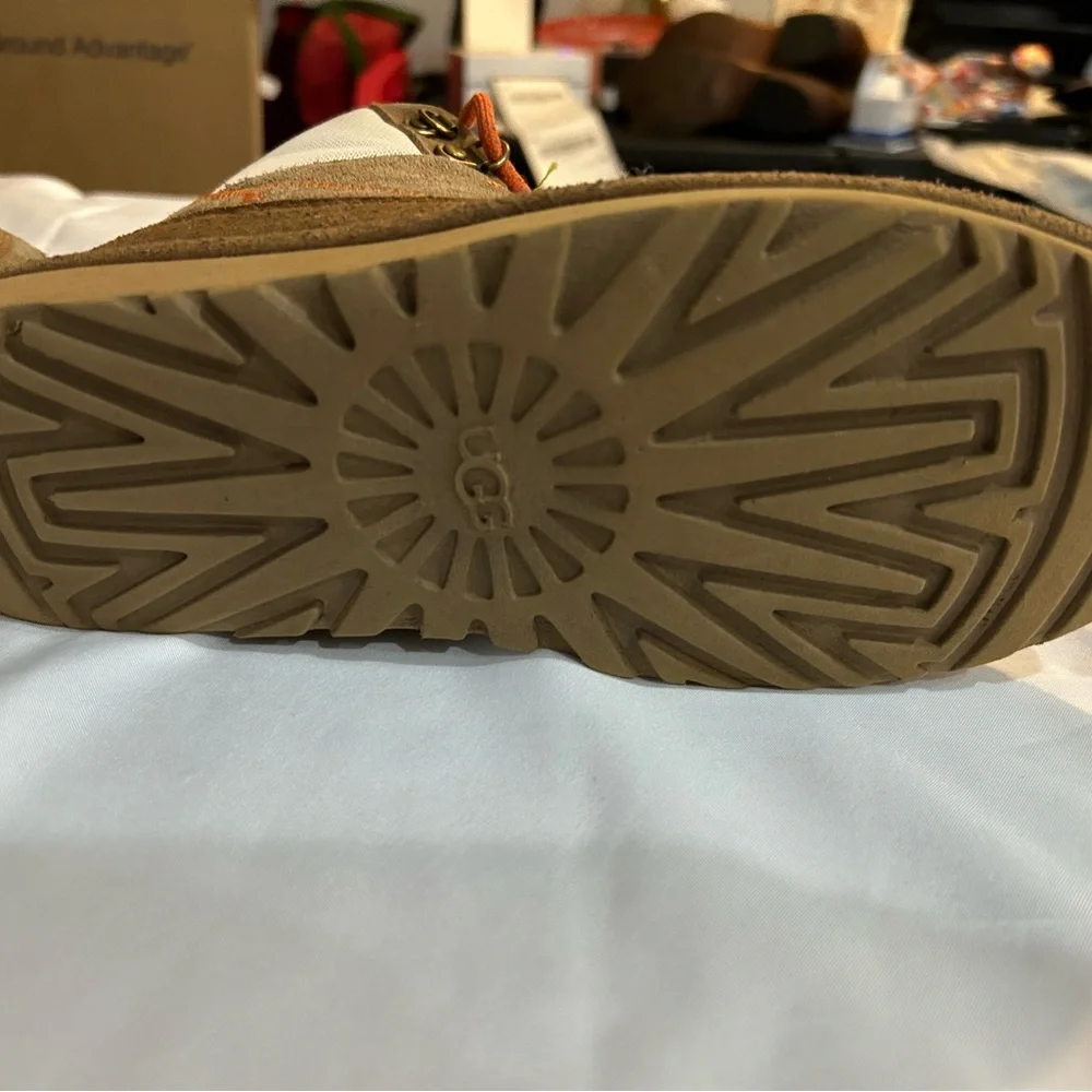 UGG Women’s Highland Hi Heritage Sneakers Size 6.5 - Picture 5 of 7